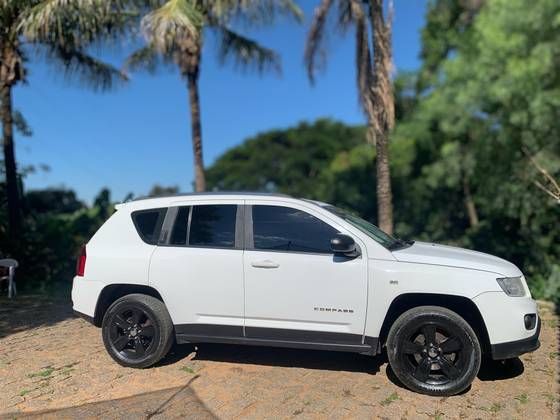 JEEP COMPASS 2.0 SPORT 4X2 16V GASOLINA 4P AUTOMÁTICO JEEP COMPASS 2.0 SPORT 4X2 16V GASOLINA 4P AUTOMÁTICO